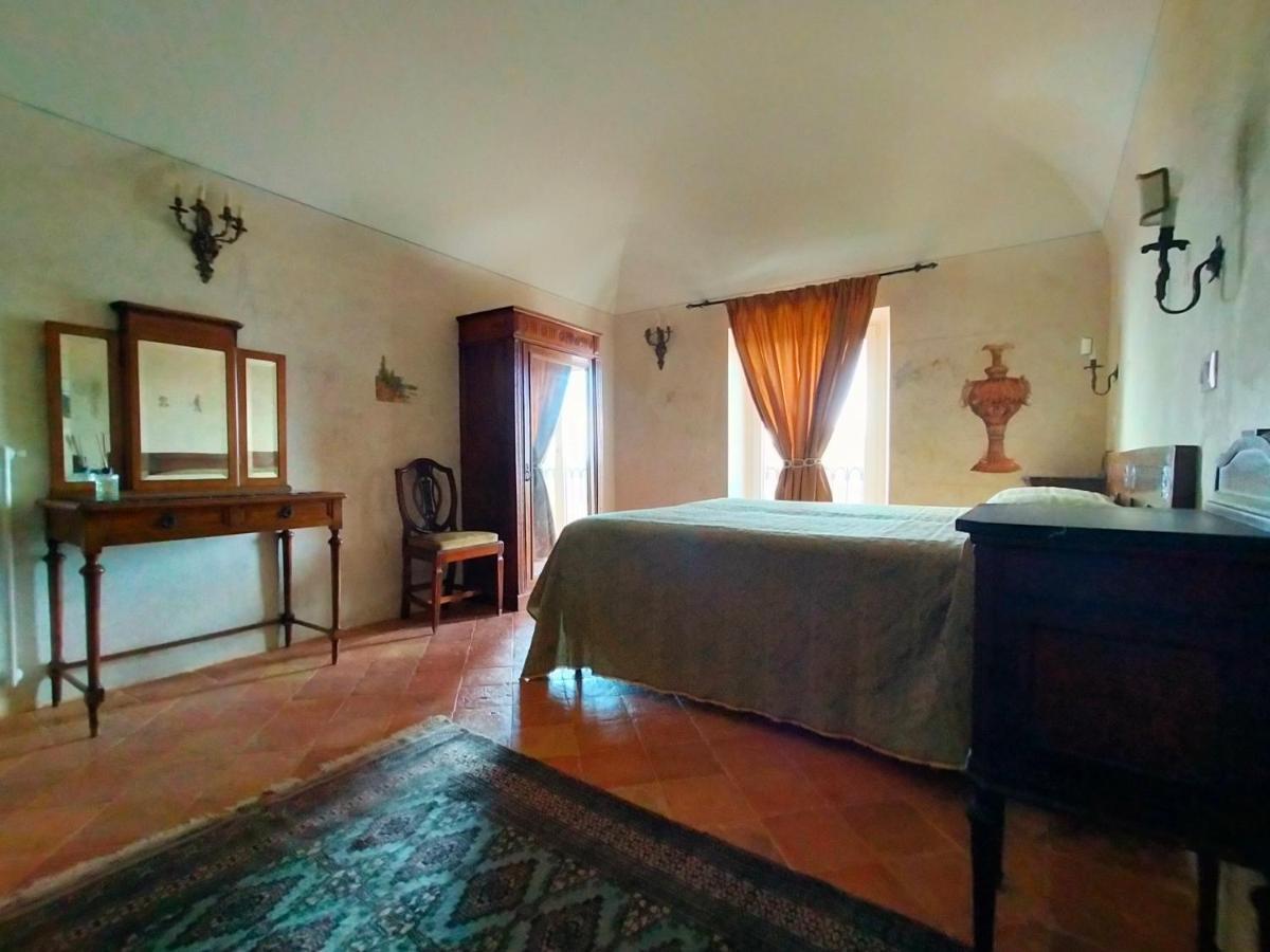 Dimora Sessanio Bed & Breakfast ซานโตสเตฟาโน ดิ เซสซานีโอ ภายนอก รูปภาพ